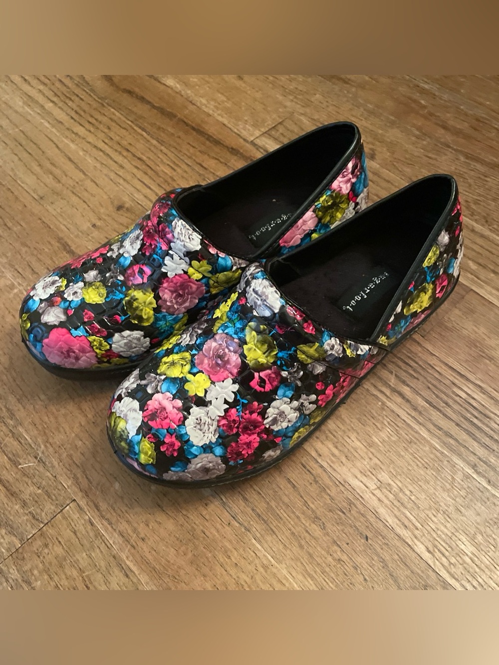 Floral Printed Clogs - Multicolor